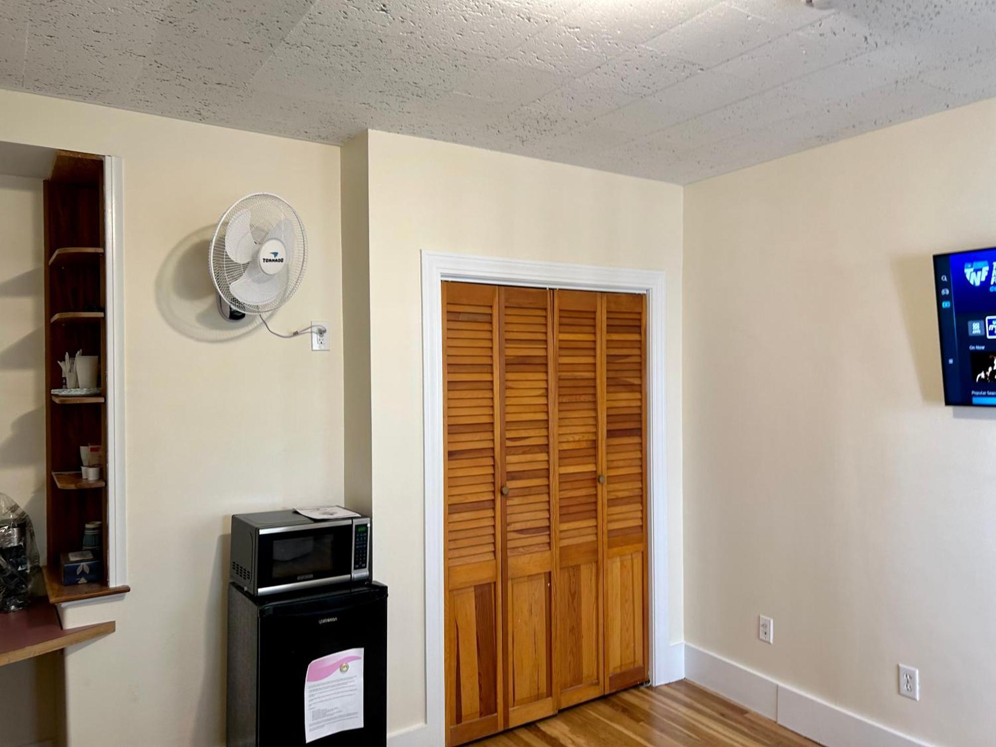 Traveler'S Den In Medford Apartment Luaran gambar