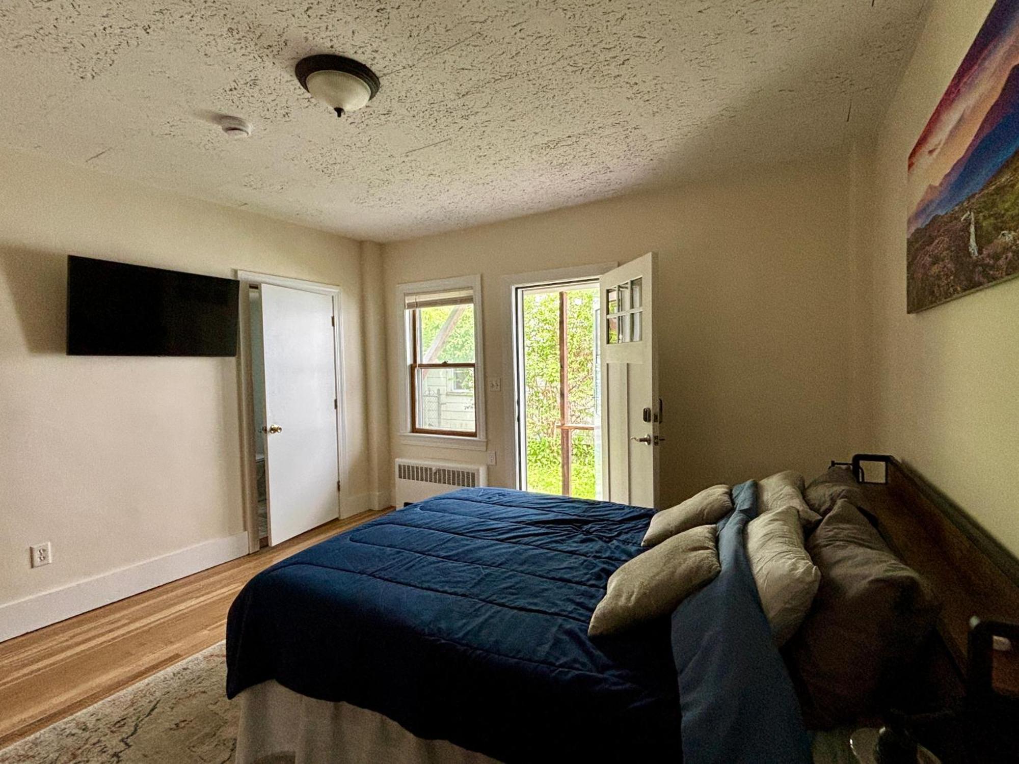 Traveler'S Den In Medford Apartment Luaran gambar
