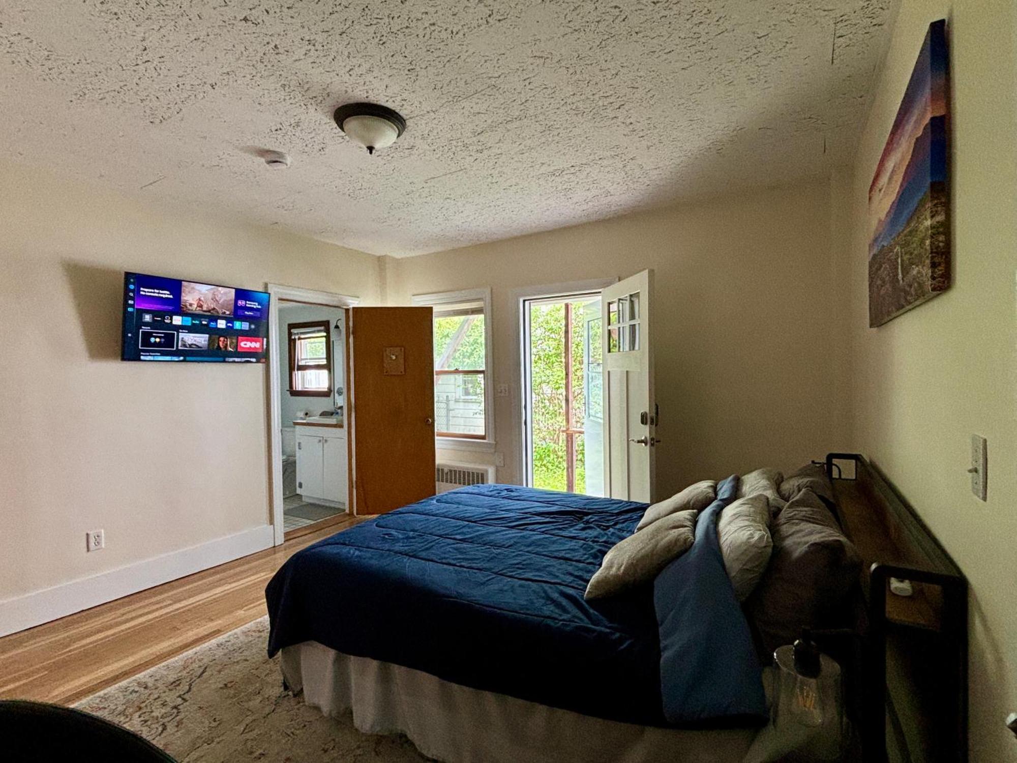 Traveler'S Den In Medford Apartment Luaran gambar